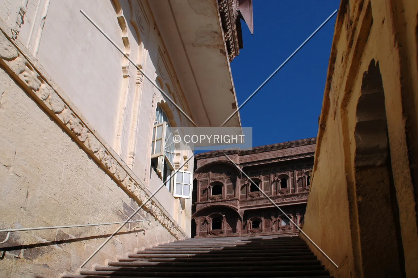 Passage leading to a coutyard