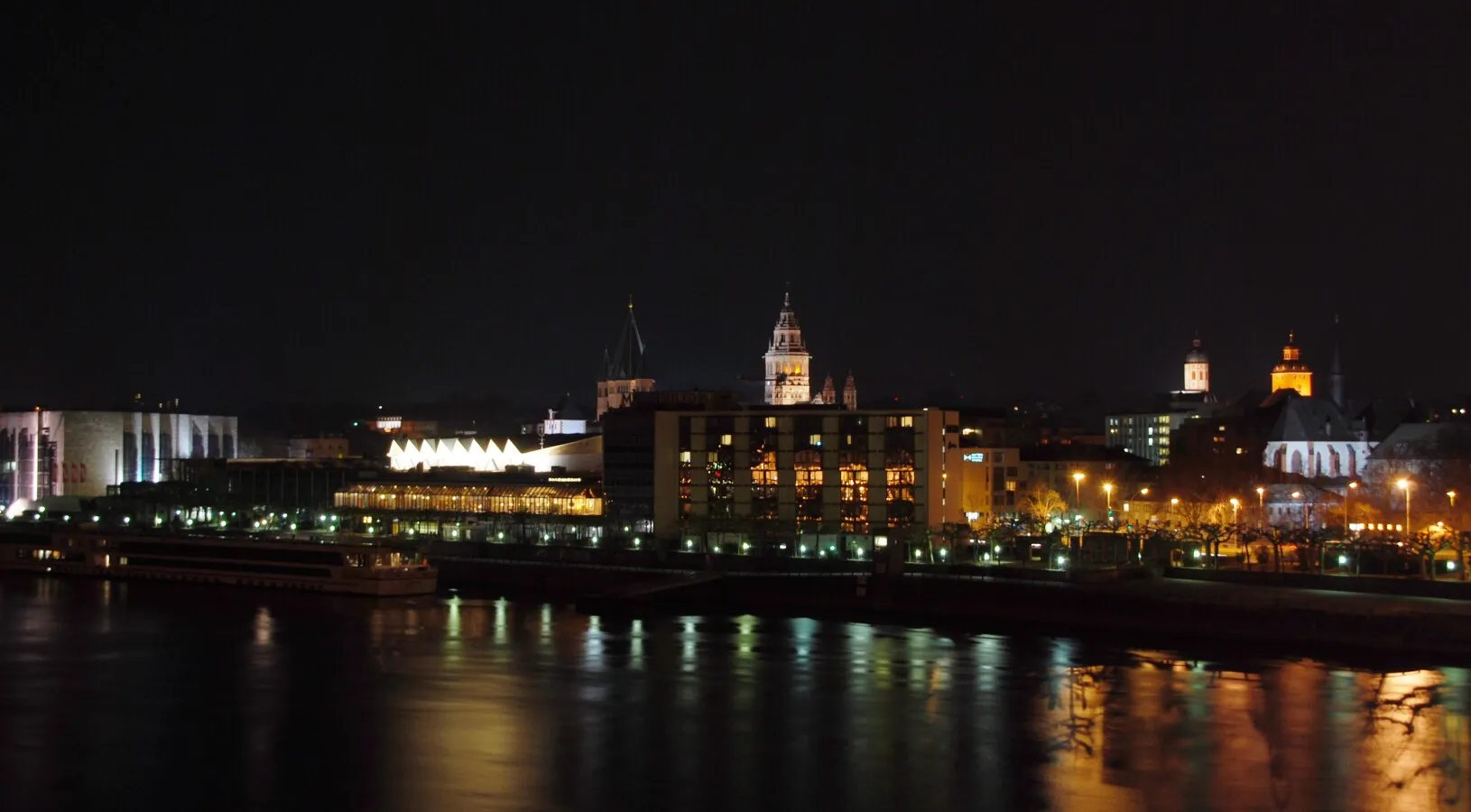 Night view over the Rhine river