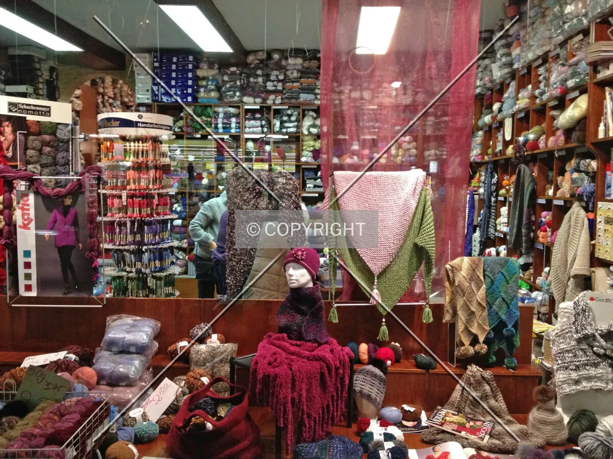 A store selling nothing else than wool