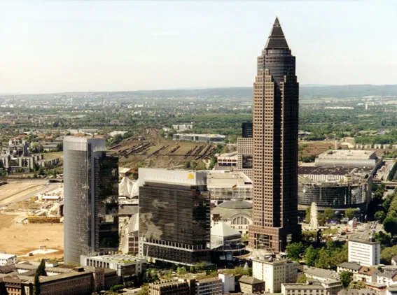 Kastor (left), Pollux (centre) and Messe-Torhaus in the background
