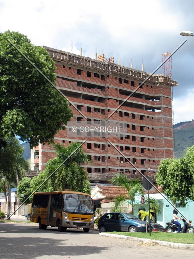 Structure reaches the 13th and last floor