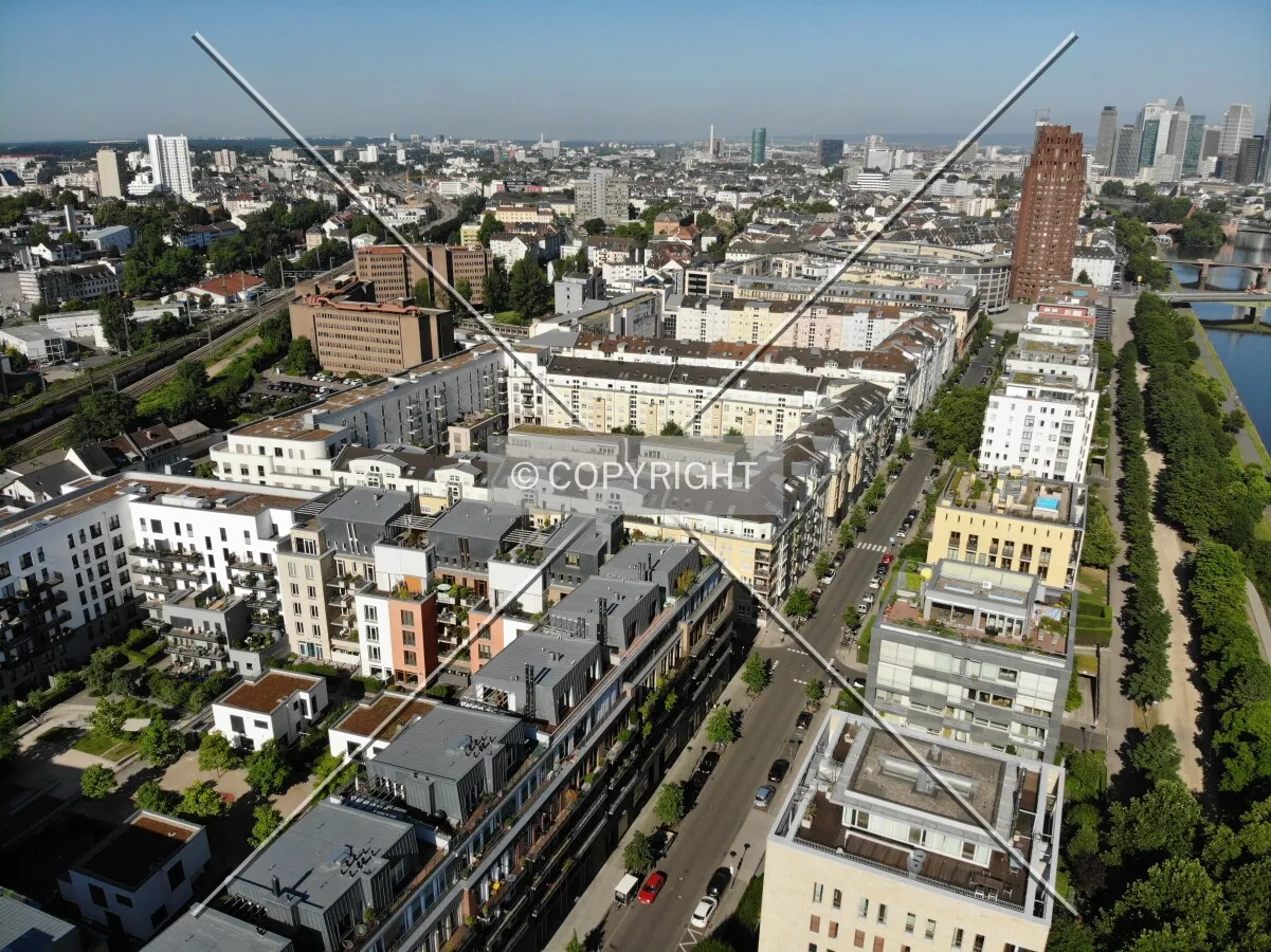 Deutscherrnviertel in the lower left corner