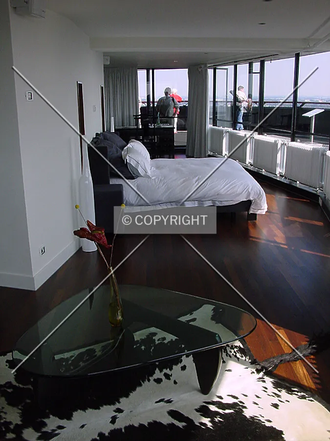Hotel room on platform level