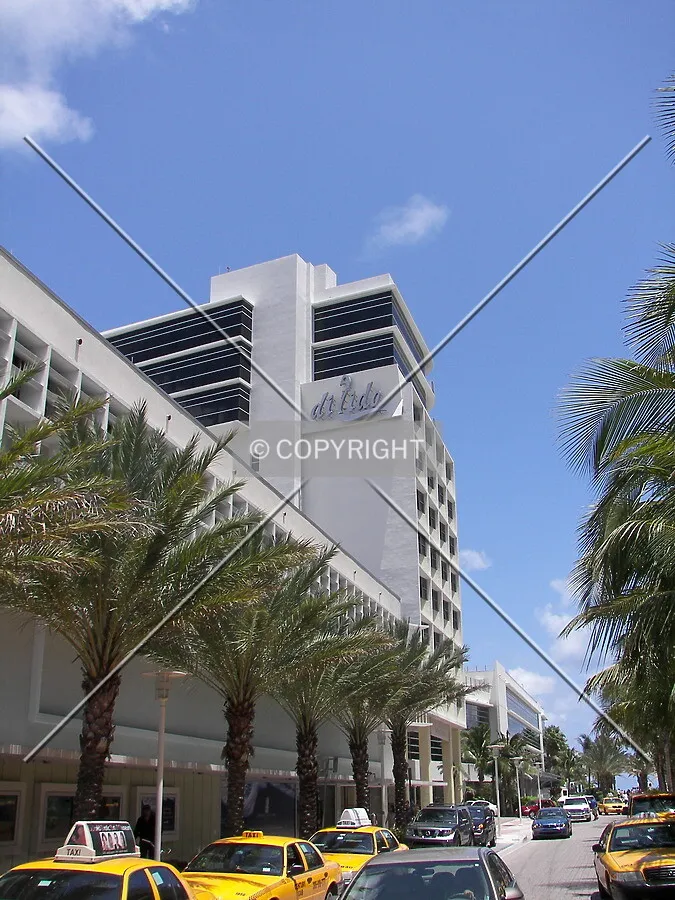 View from the west on Lincoln Road