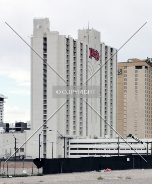 Photo 611-805-016