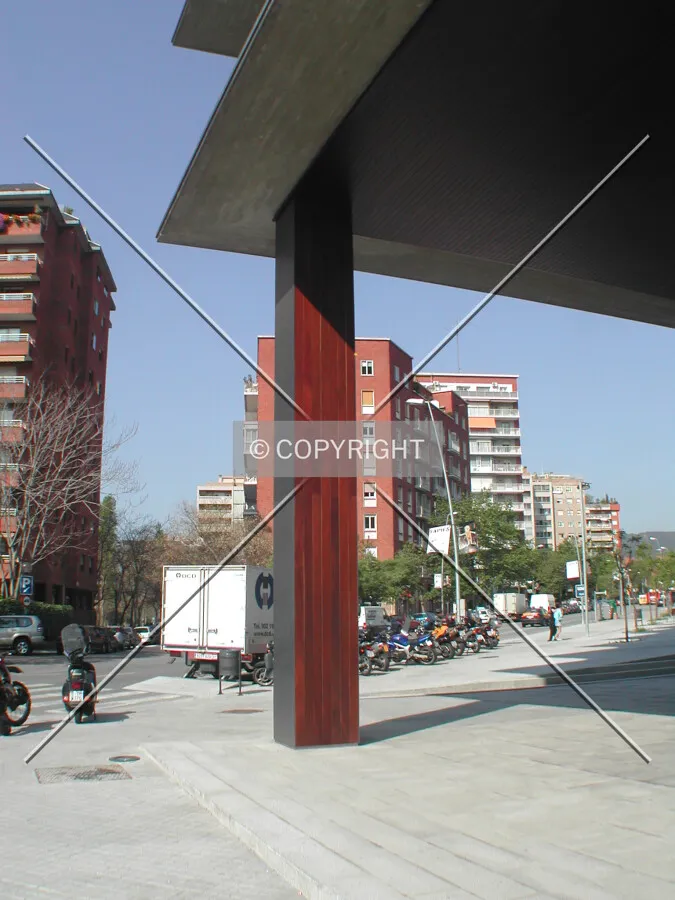 Corner column