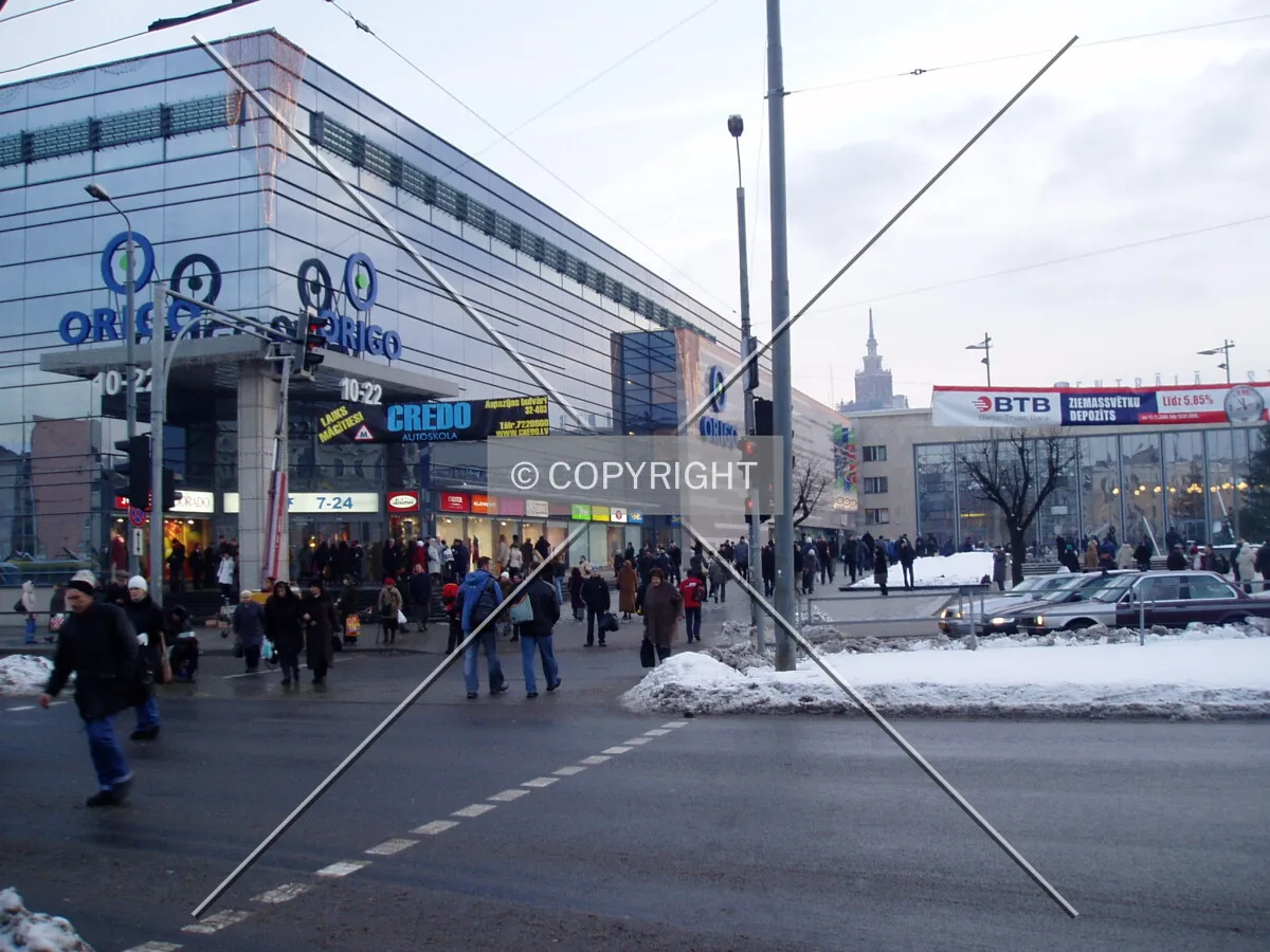 Central railway station and shoping centre "Origo" view across Satekles Street