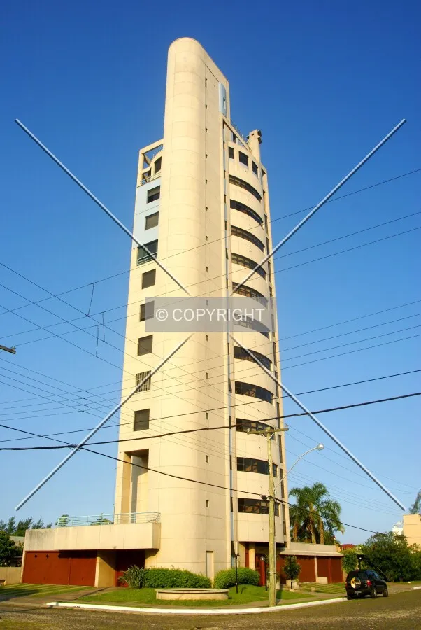View from the corner of Silva Jardim Avenue and Gaspar Martins Street