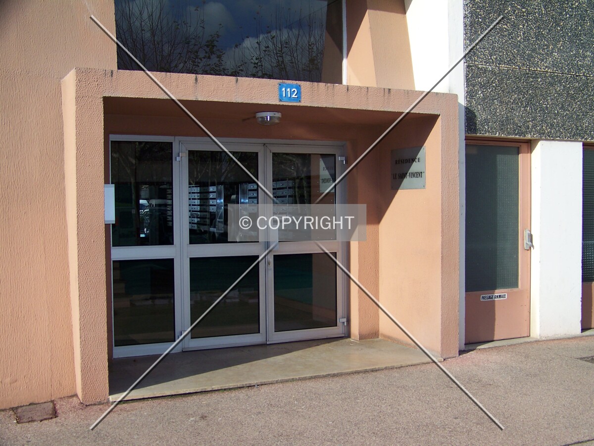 Main entrance in the south side