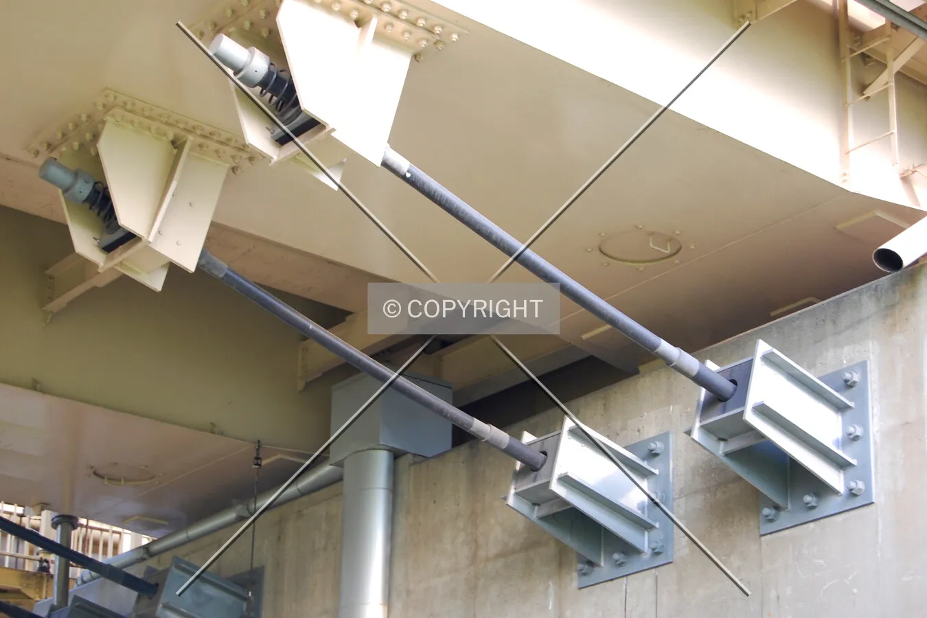 Detail of the unseating prevention system