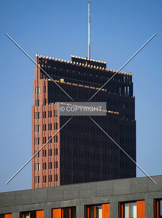 Top of the tower as seen from Branderburger Tor
