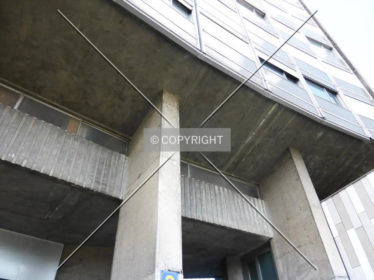 Photo 617-111-924