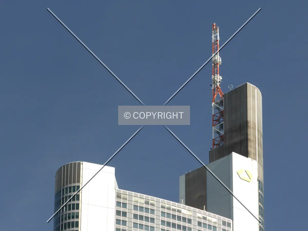 Upper section and antenna of Commerzbank Tower