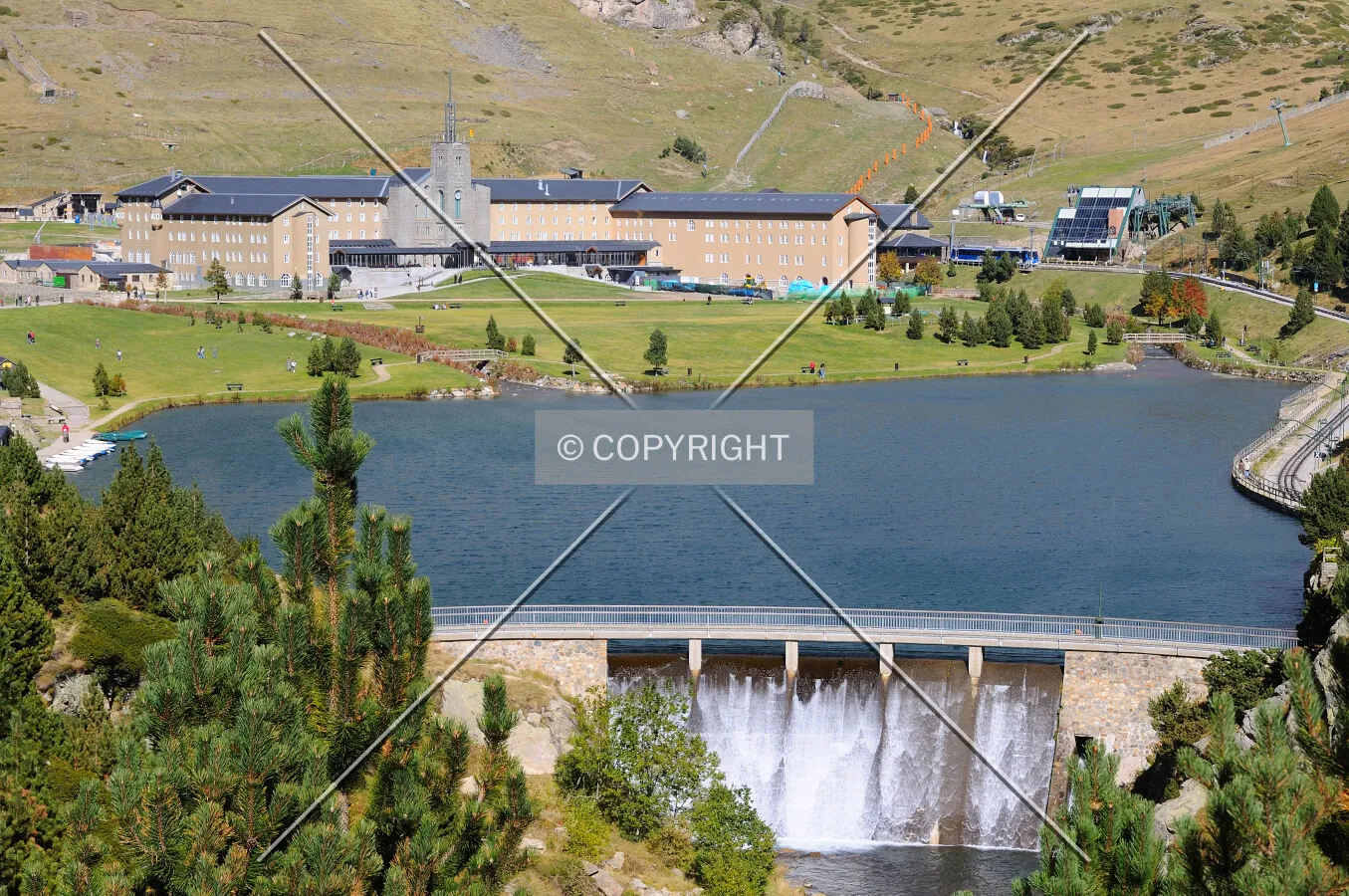 Nuria's general view and lake