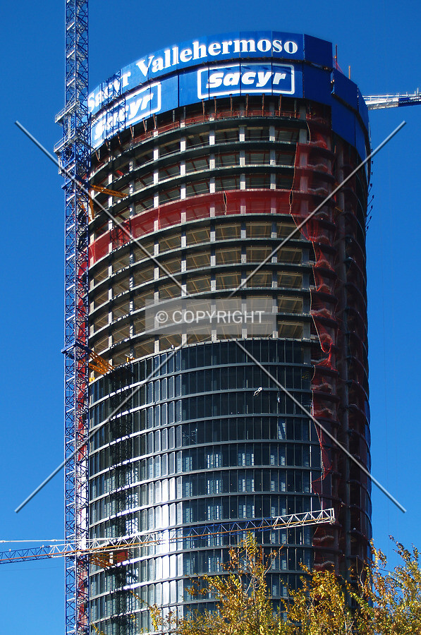 Looking to the top floors from the eastern side