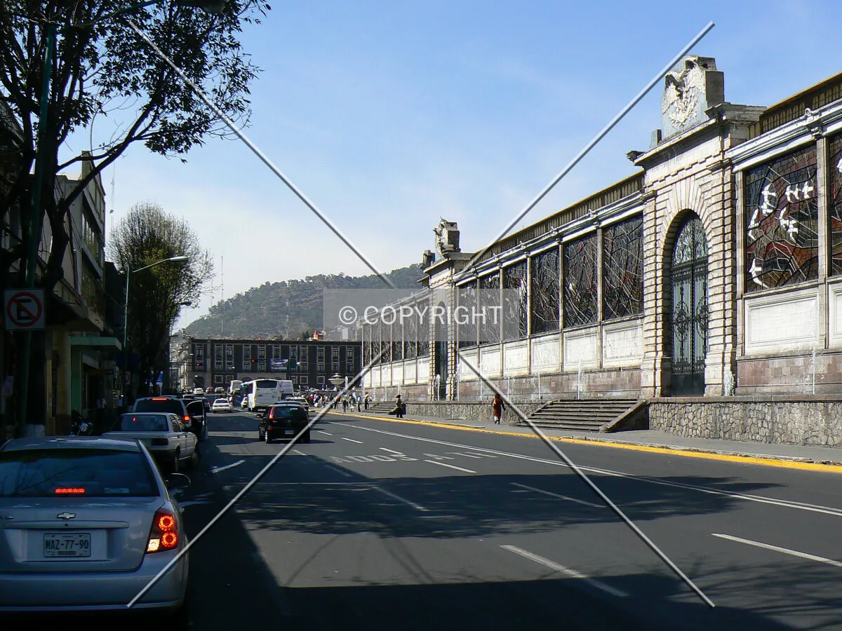 Avenida Sebastián Lerdo de Tejada looking west