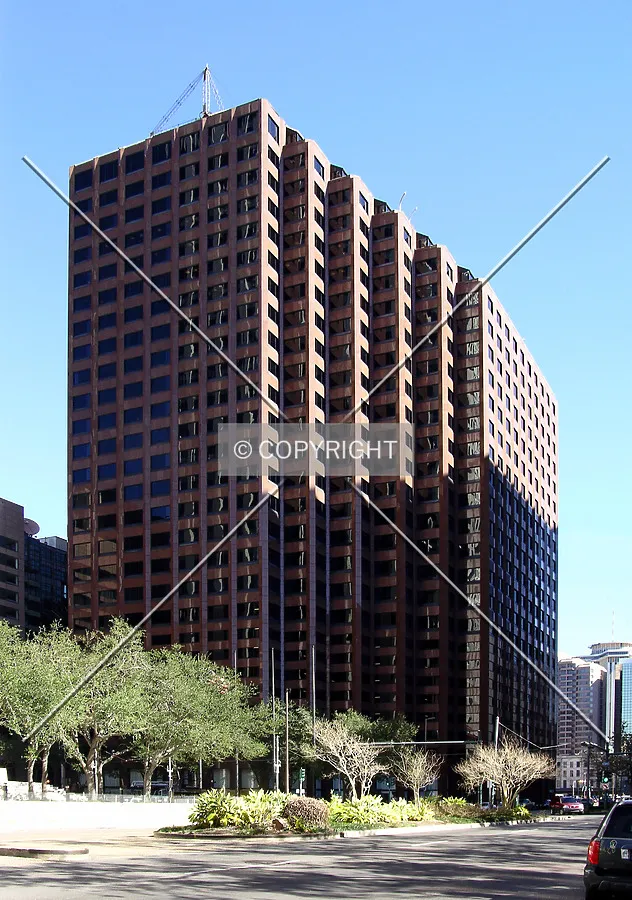 Looking east along Poydras Street