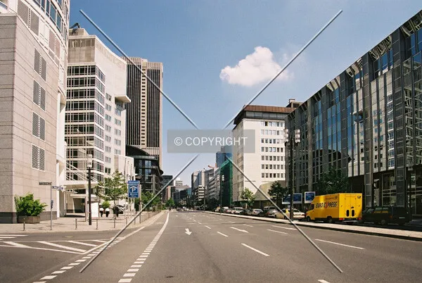 Mainzer Landstraße at Platz der Republik