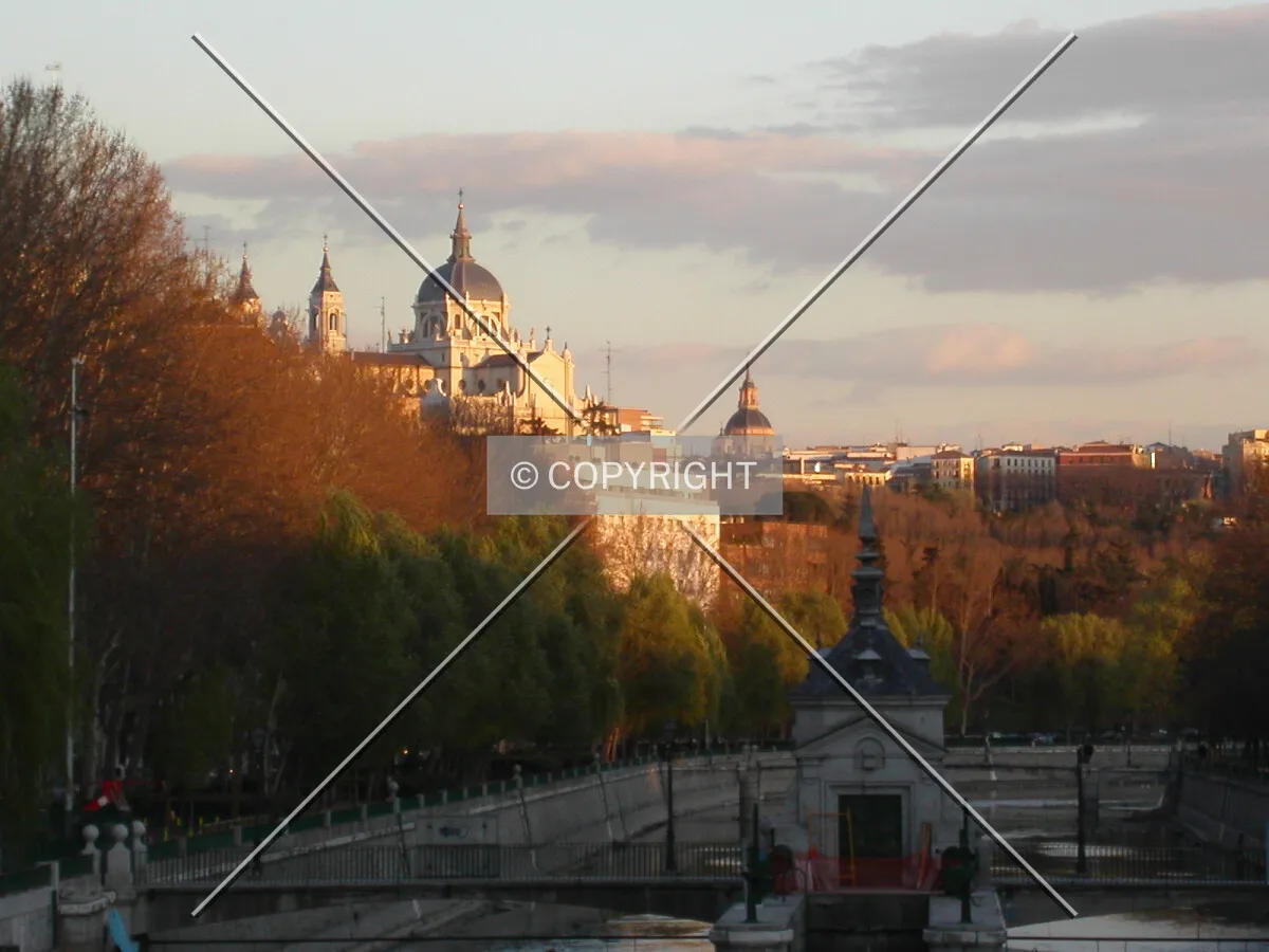 The cathedral seen from riverside