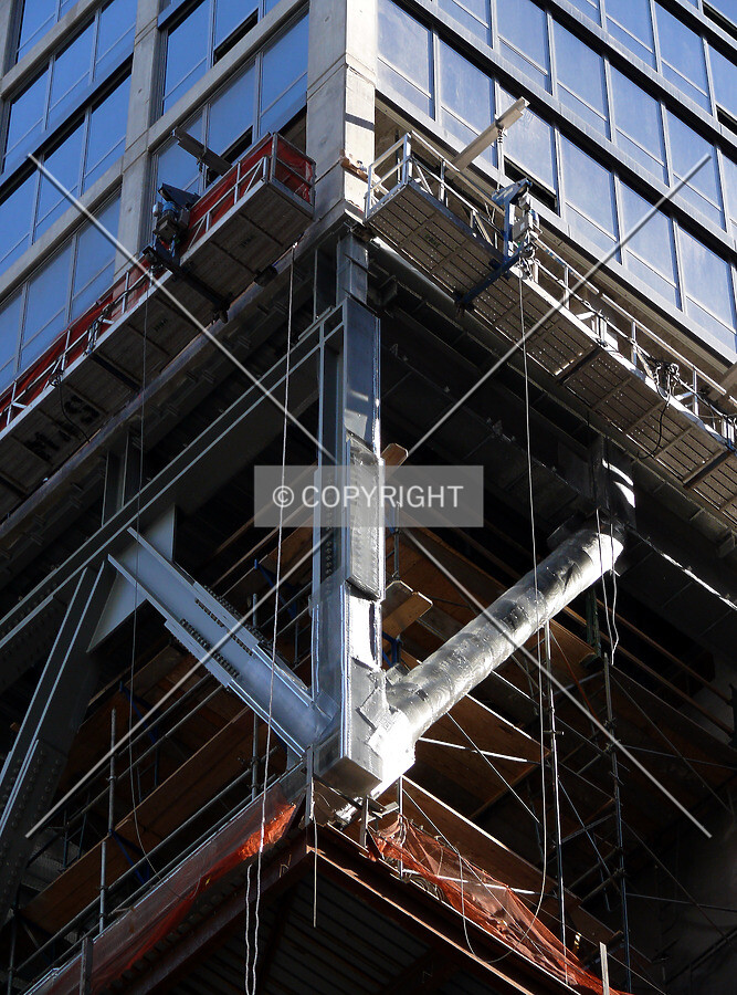 Structural truss and load transfer location