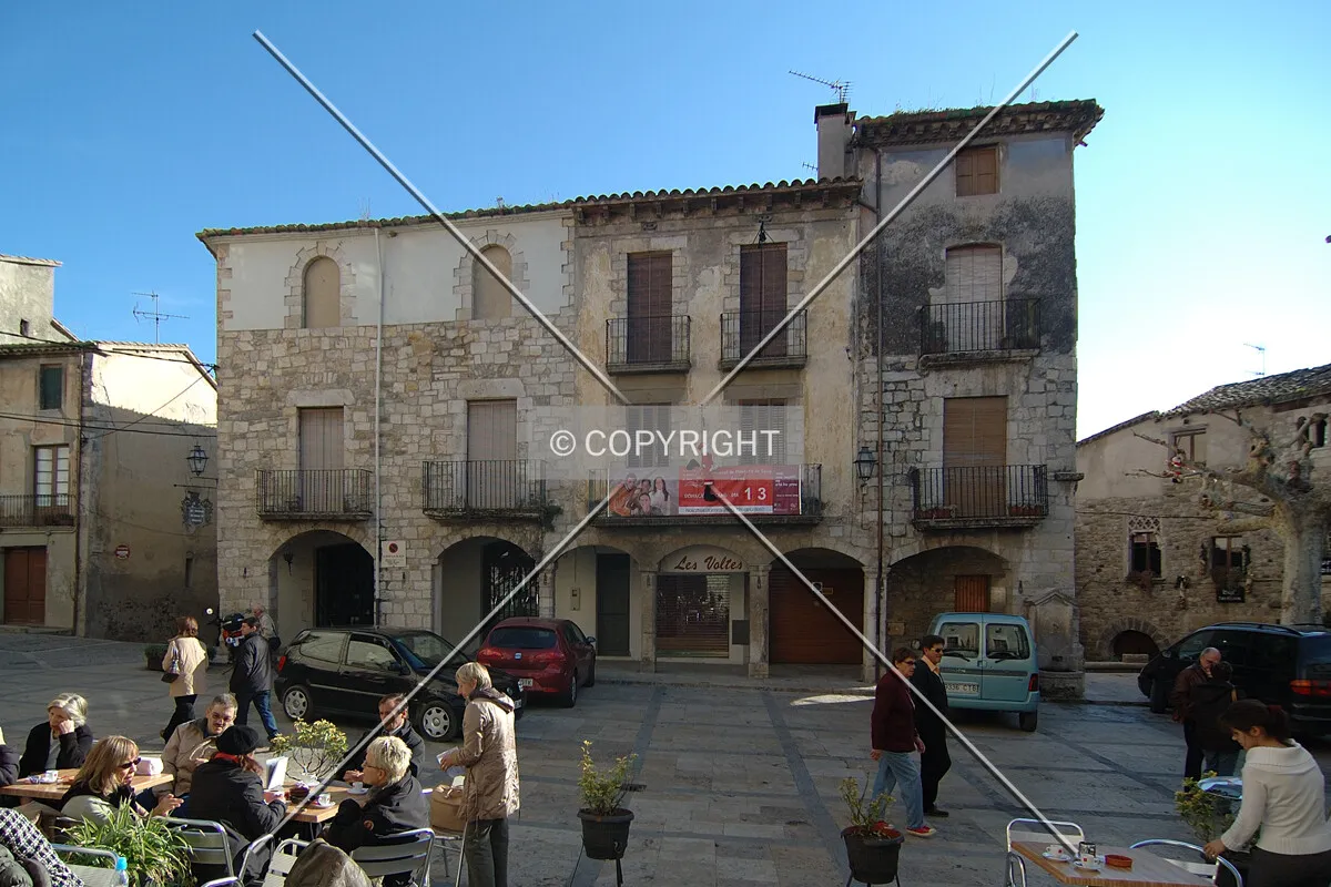 Besalú main square
