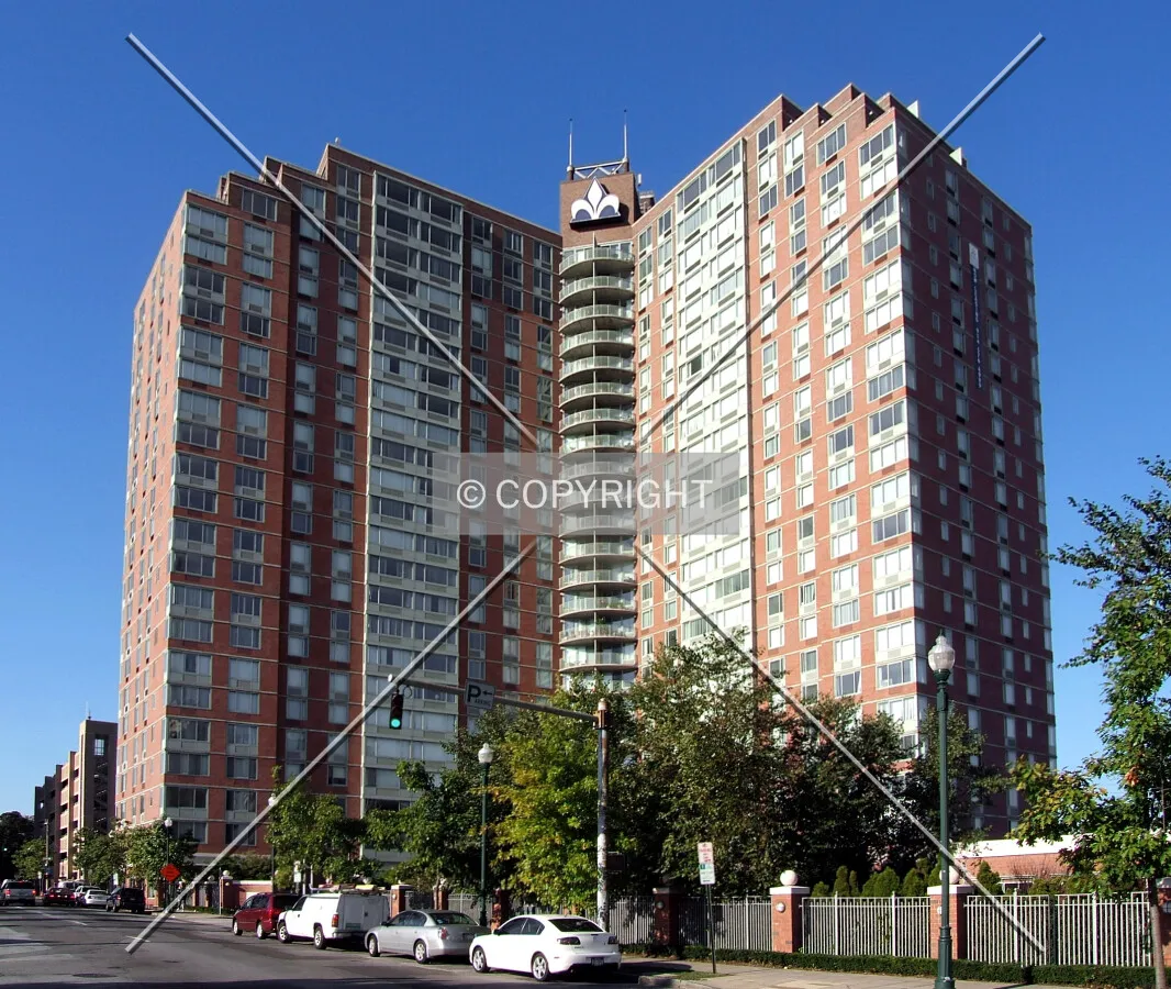View from the northeast along Huguenot Street
