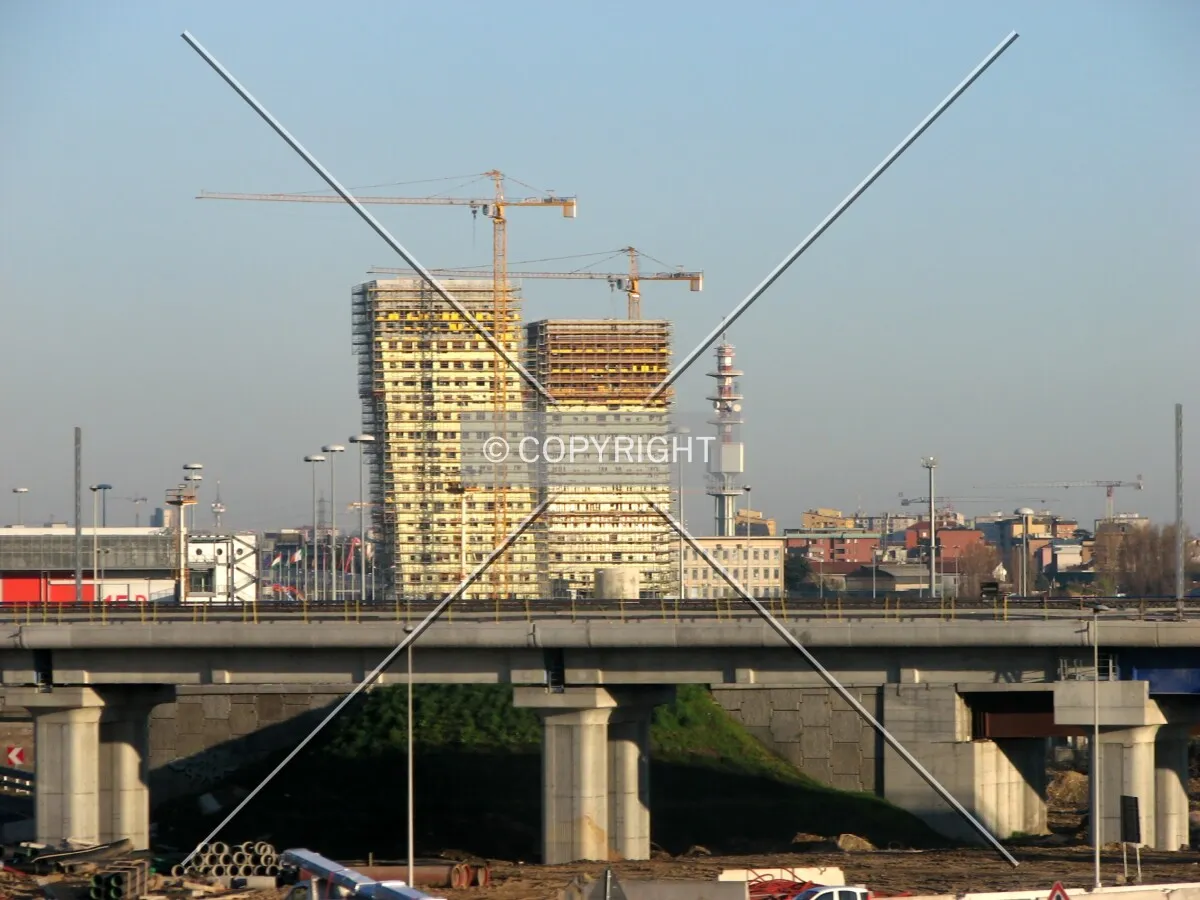 Construction status of the complex seen from motorway