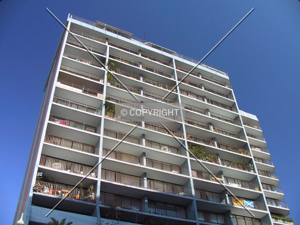 Looking up the north facade from Goulburn Street