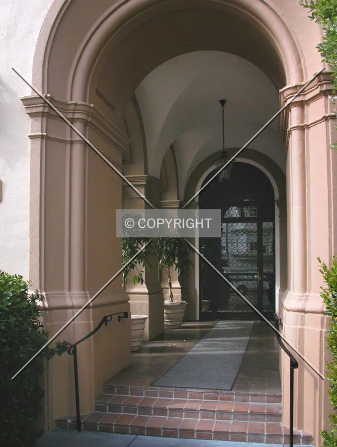Arched entryway along Chestnut