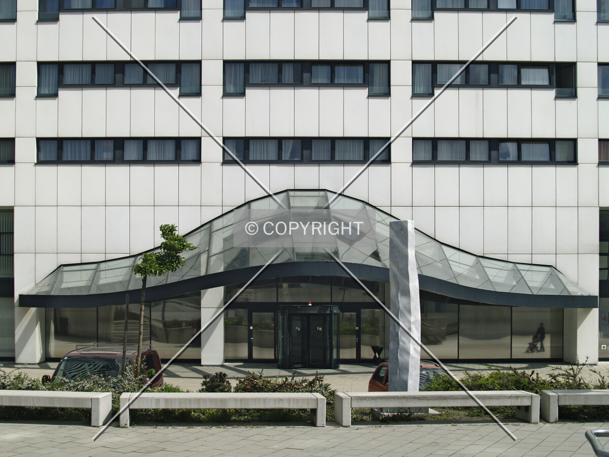 Main entrance at the southern side
