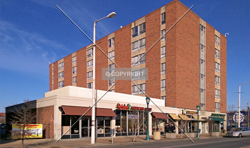Photo 064-244-705