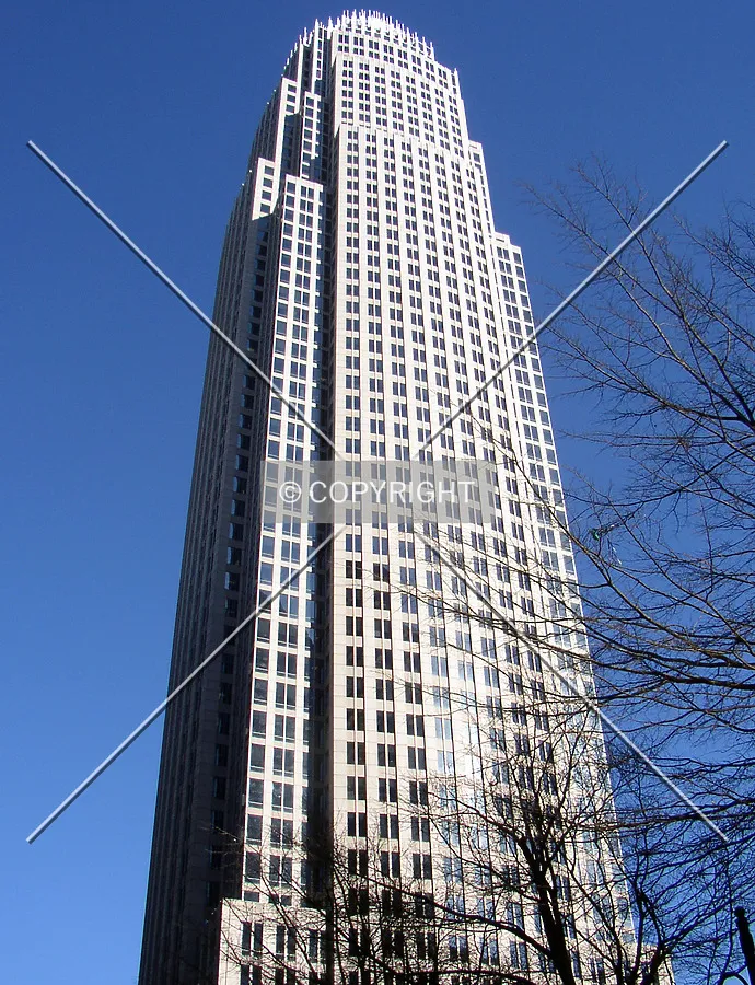 Looking up the southern side from South Tryon Street