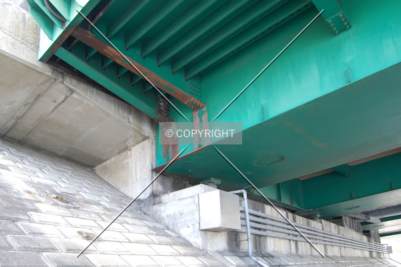 Abutment at the east end