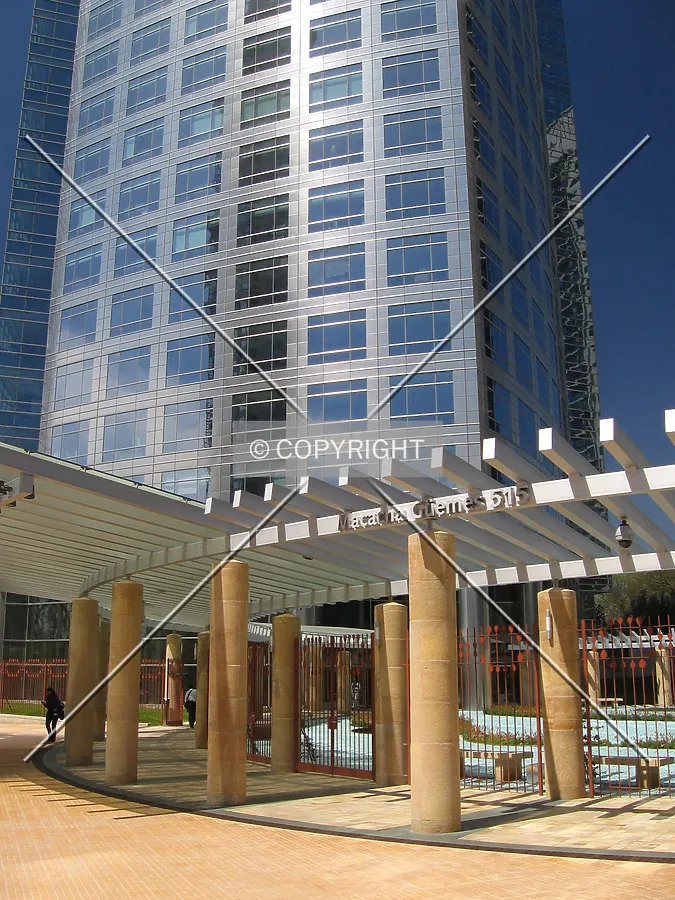 The pergola's columns in first plane