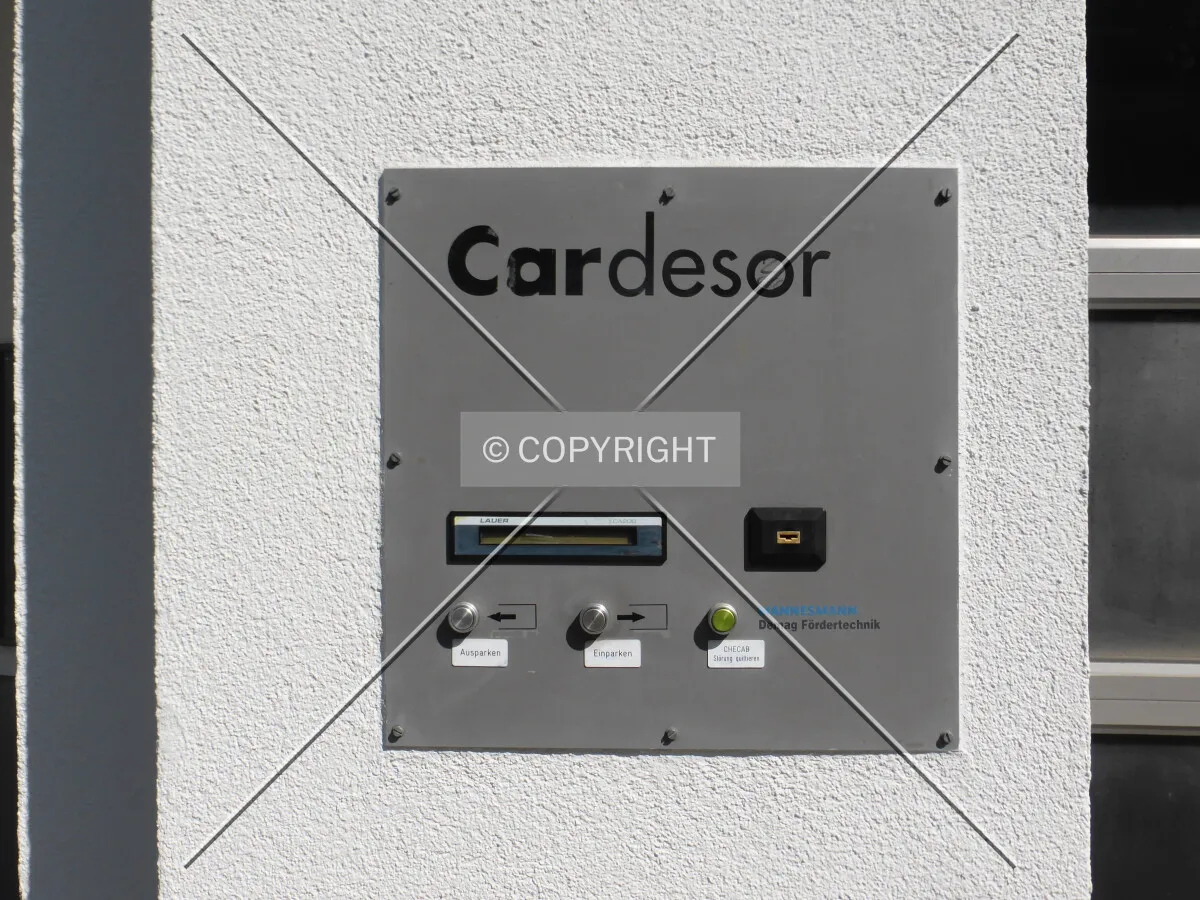 Cardesor car elevator by Mannesmann Demag Fördertechnik