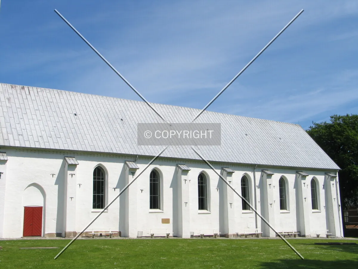 The east part of the nave.