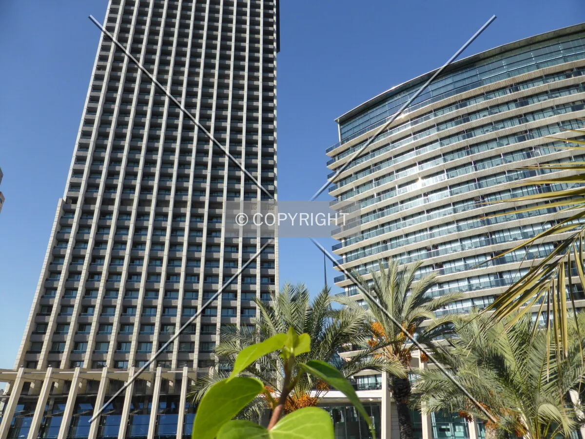 Photo 647-440-737