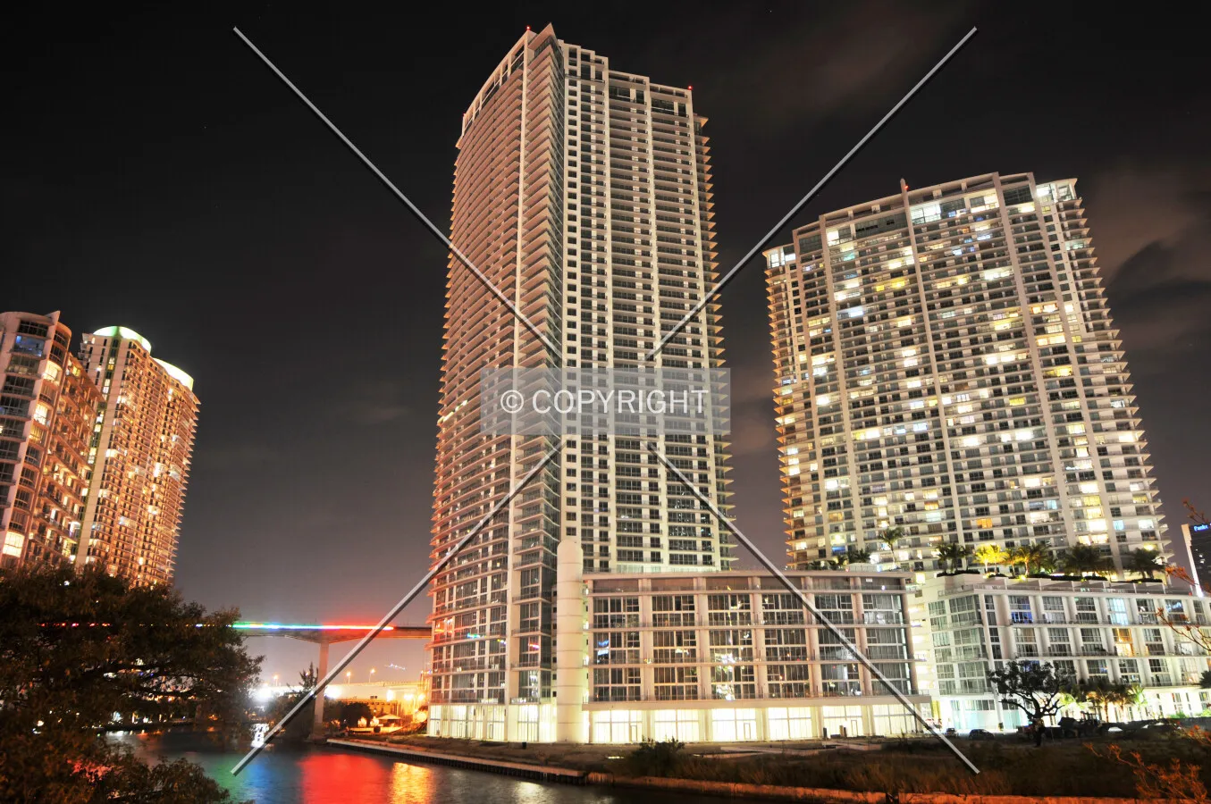 Photo 647-641-473
