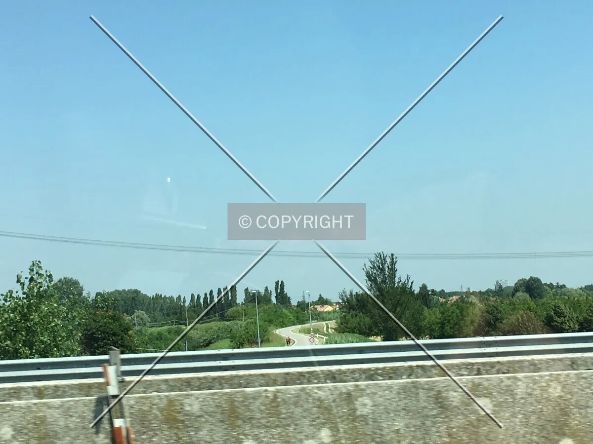 Photo 647-841-437