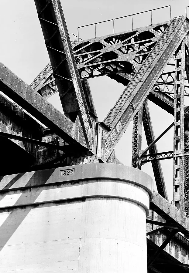 View of riveted connections of trusses from the northwest
