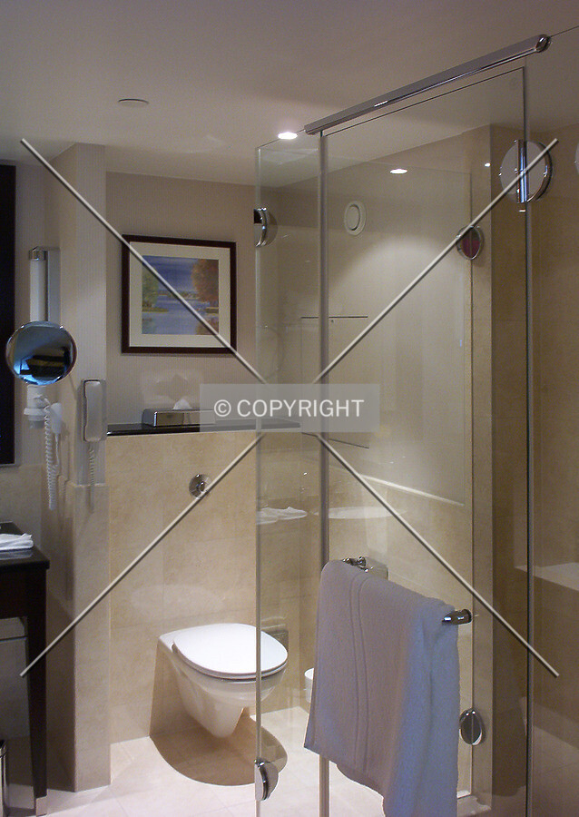 Bath in Club InterContinental® Suite
