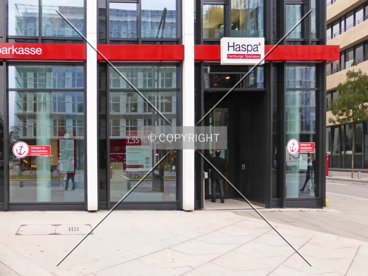 Haspa - Hamburger Sparkasse - entrance