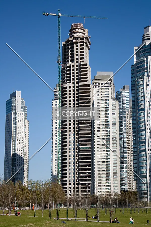 Renoir II tower under construction