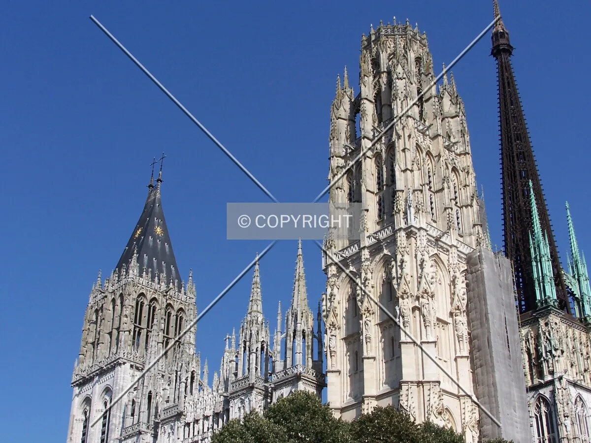 Les trois flèches de la cathédrale