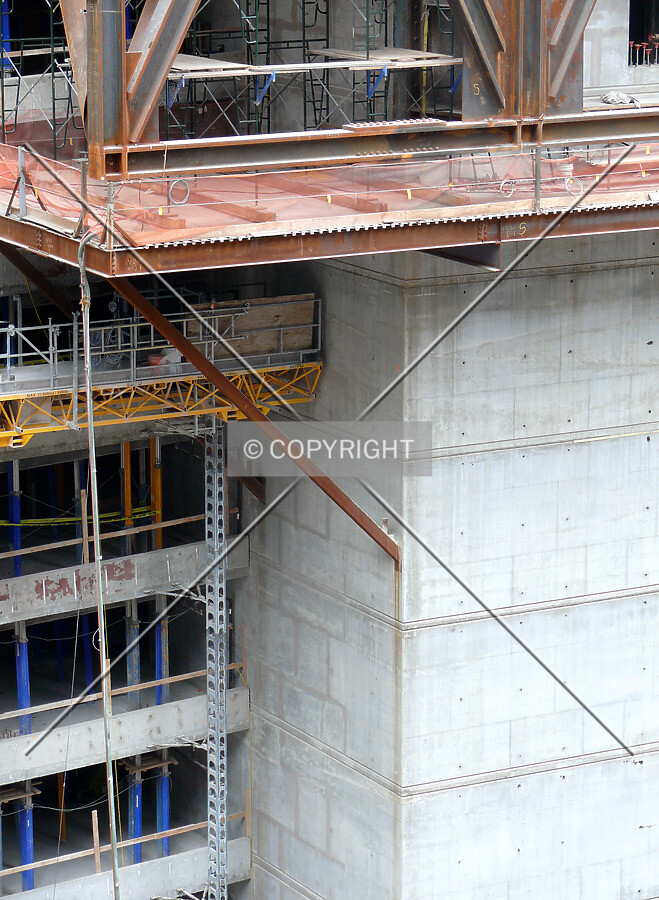 Supporting the truss to the core