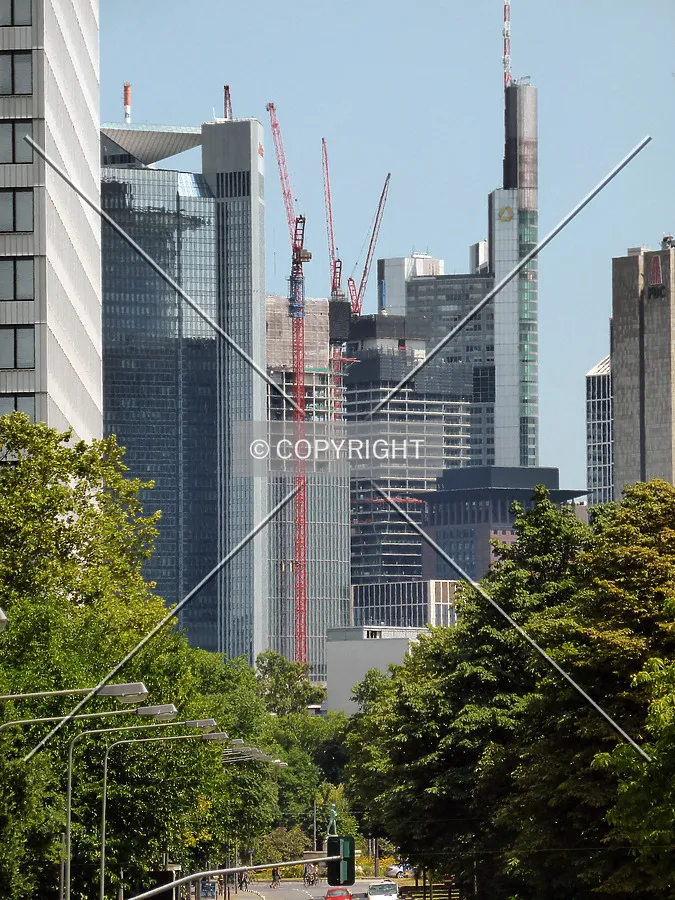 OmniTurm is the right tower under construction