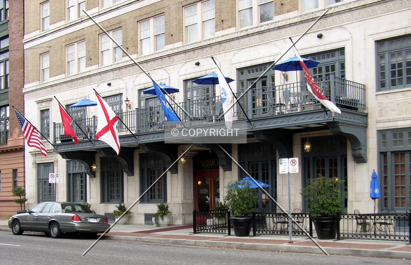 Entrance off 5th Avenue North