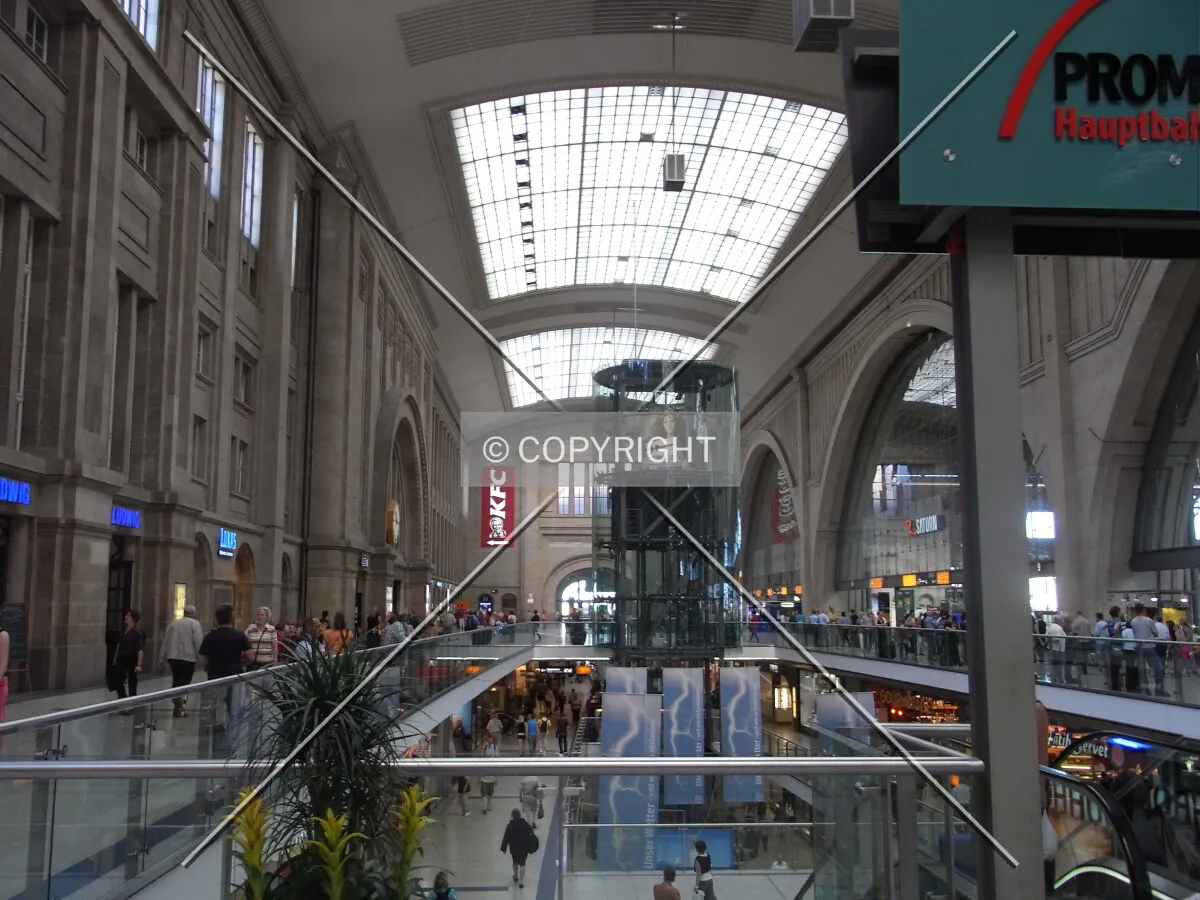 Shopping area in Leipzig train station