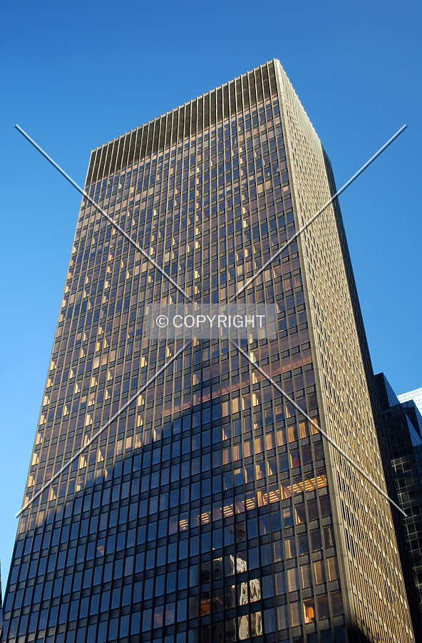 Looking up from Park Avenue