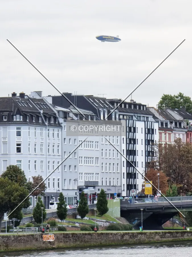 Zeppelin over Frankfurt